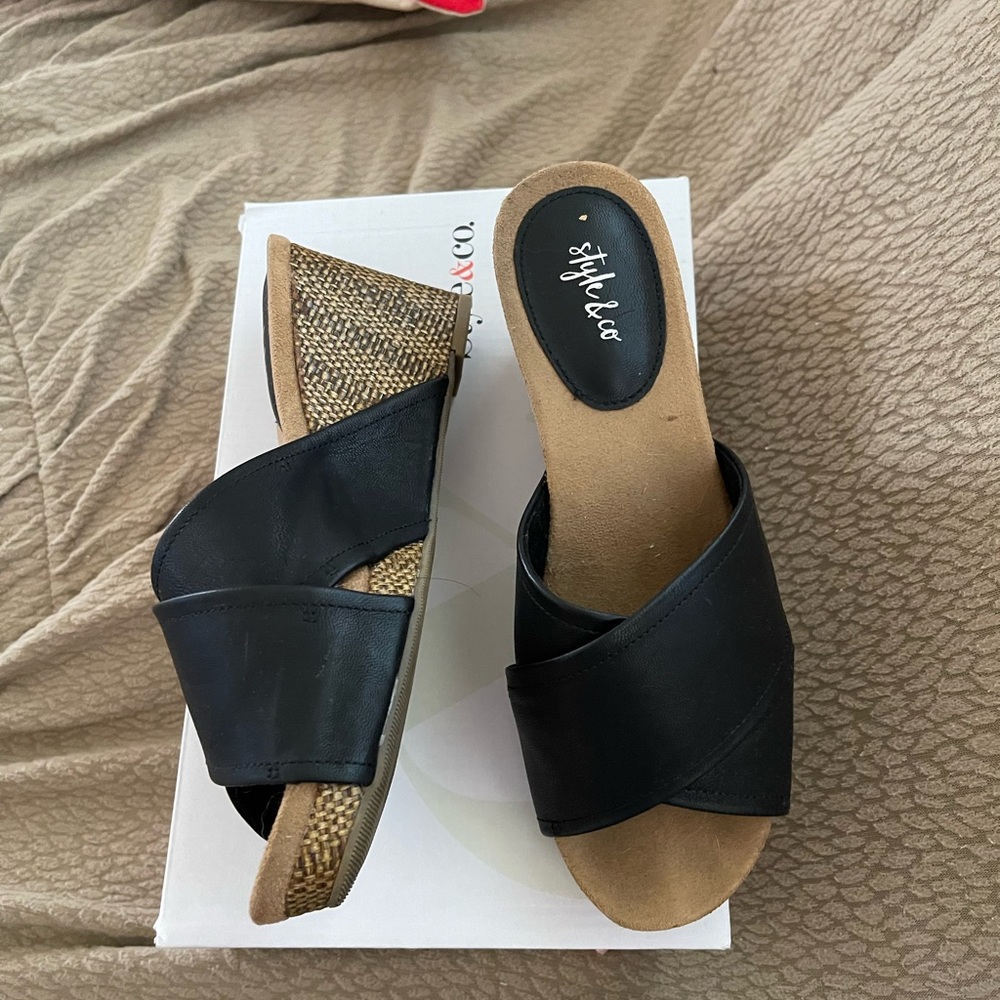 MAKE AN OFFER! STYLE & CO SIZE 7.5 BLACK SANDAL - Picture 3 of 8